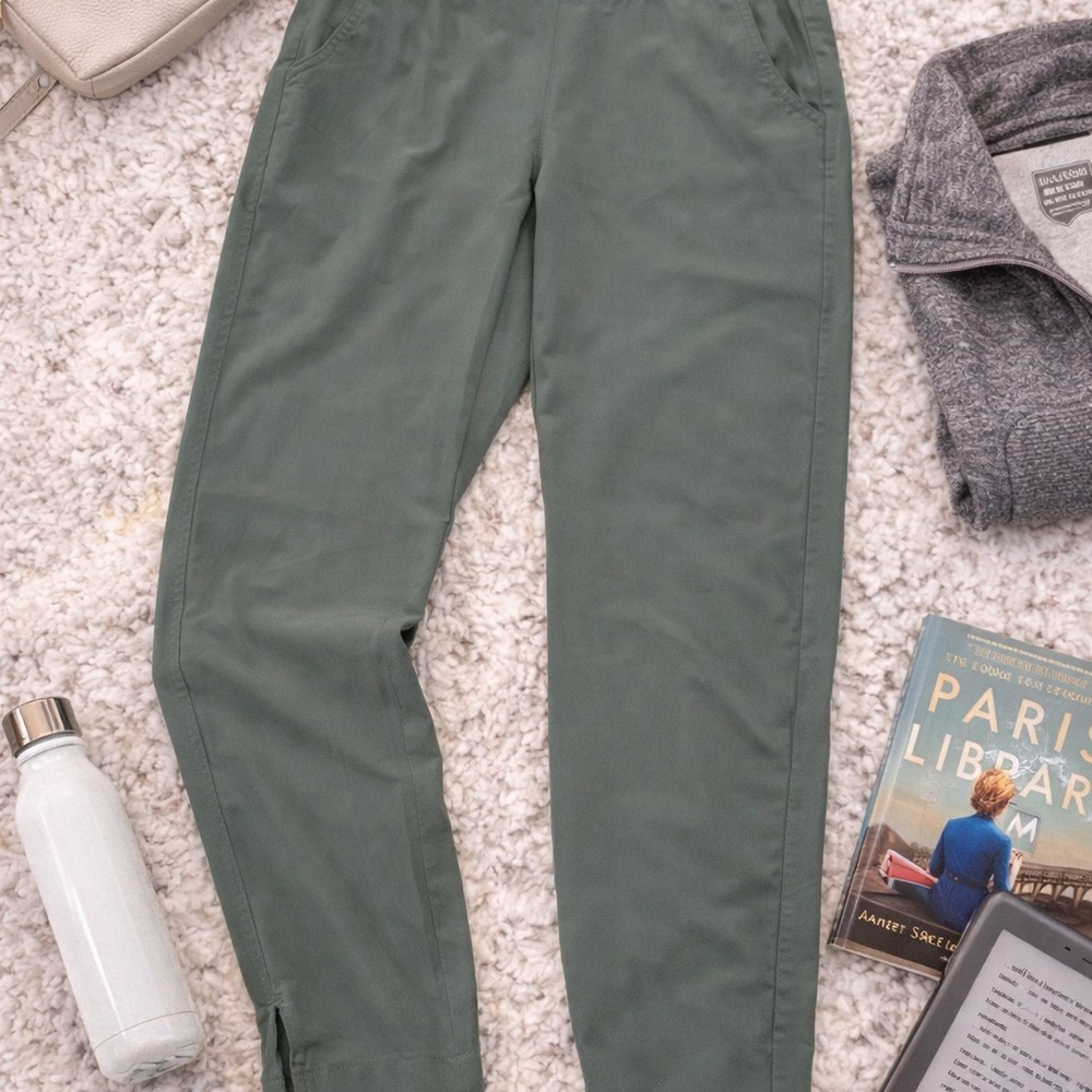 Eddie Bauer Traveler Ankle Pants M | Sage Green Stretch Pull-On